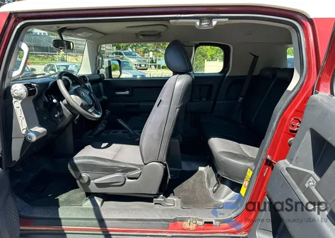 2008 Toyota Fj Cruiser z USA, uszkodzony, nr VIN JTEBU11F78K053473